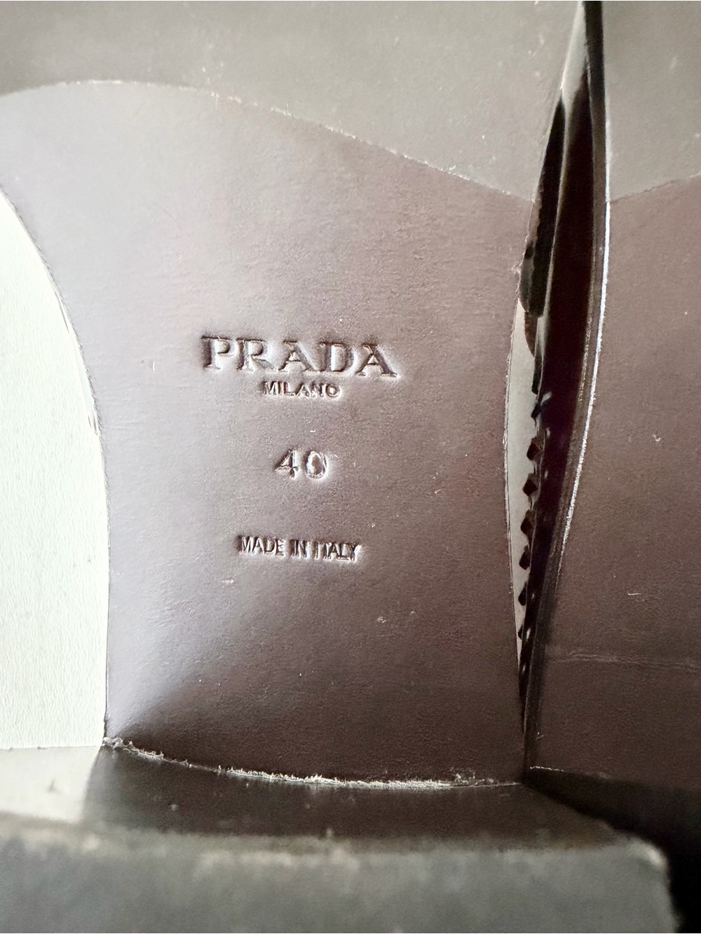 PRADA | Spring 2020 Runway Woven Leather
Block Heel Loafers Brown Gold Logo 40 - Picture 12 of 14